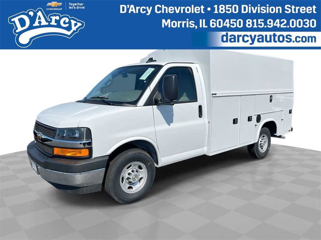 2025 Chevrolet Express Cutaway Base's photo