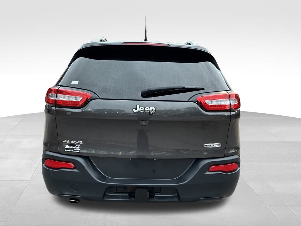 2016 Jeep Cherokee Latitude photo 4