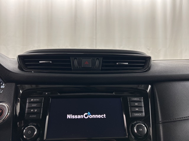 2018 Nissan Rogue SV photo 13