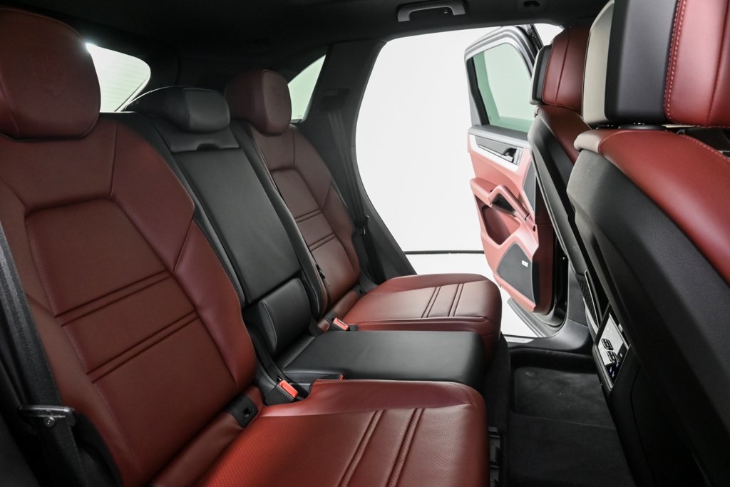 2025 Porsche Cayenne E-Hybrid S photo 20