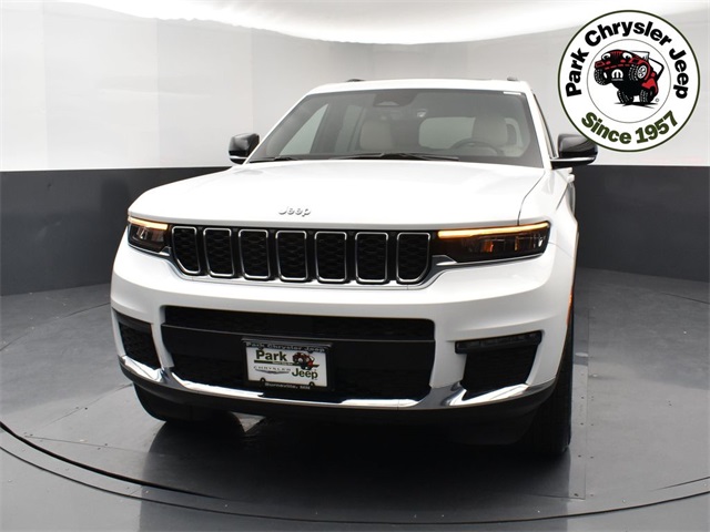 2025 Jeep Grand Cherokee Limited photo 2