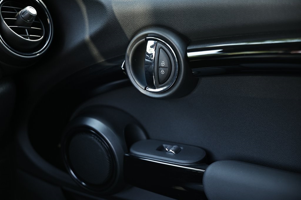 2020 Mini Cooper Signature photo 37