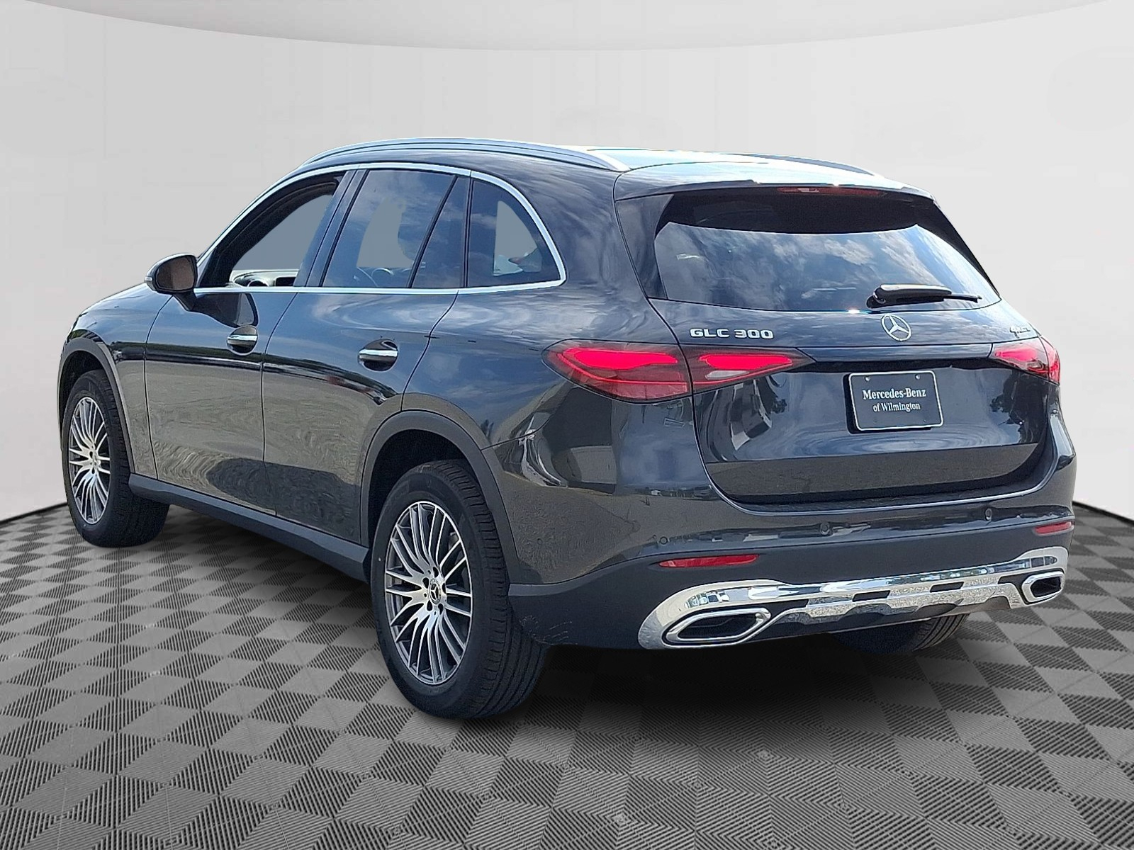 2026 Mercedes Benz GLC 300 4MATIC photo 3