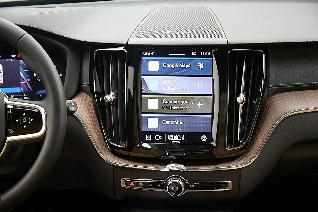 2023 VOLVO XC60 - Image 27