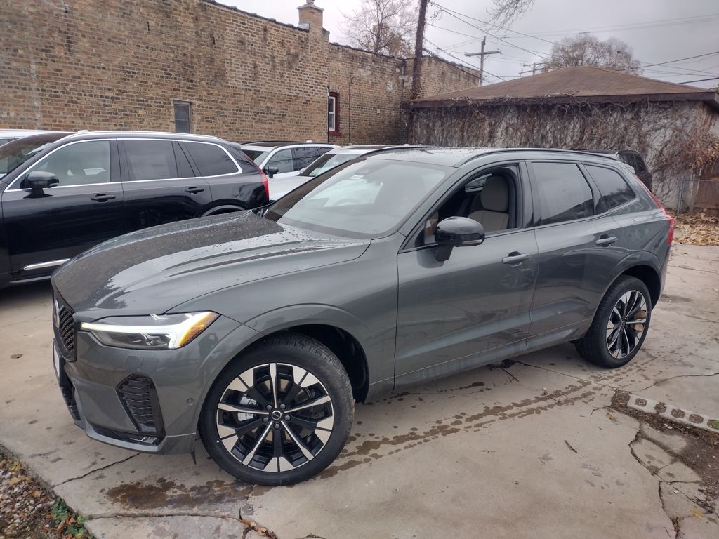 2026 VOLVO XC60 - Image 2