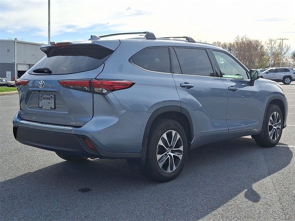 2022 Toyota Highlander XLE photo 4