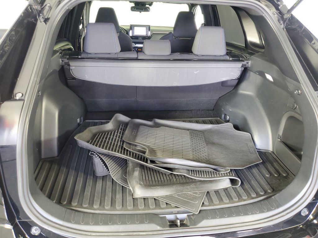 2022 Toyota RAV4 Hybrid SE photo 27