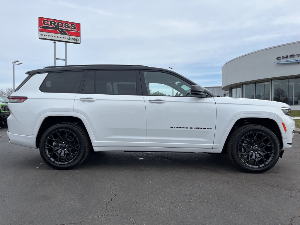 2025 Jeep Grand Cherokee L Summit Reserve photo 23