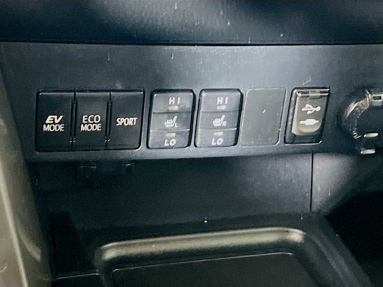 2016 Toyota RAV4 Hybrid Limited photo 20