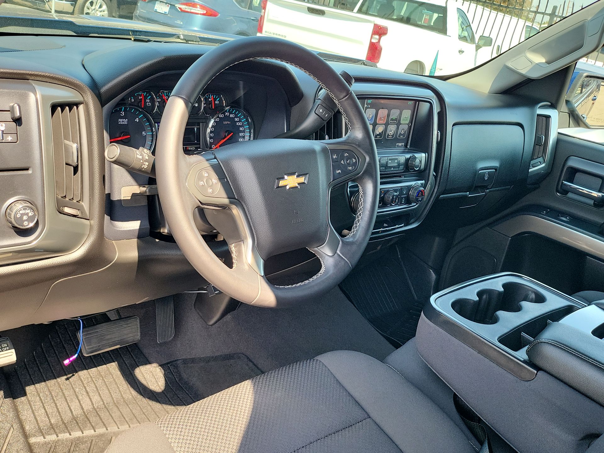 2018 Chevrolet Silverado 1500 LT photo 2