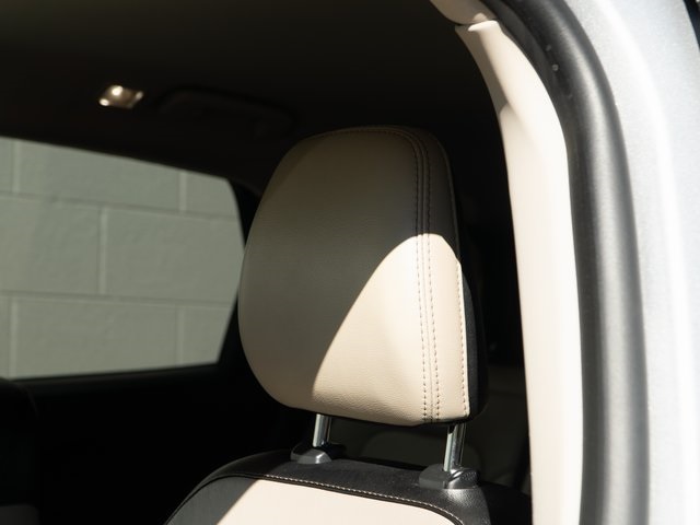 2020 Ford Escape Titanium photo 19