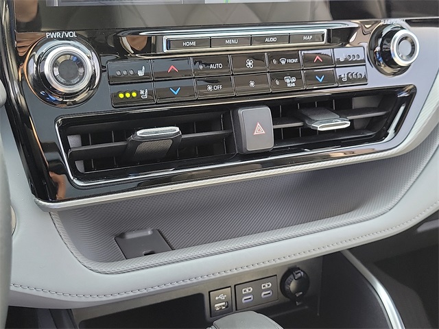 2022 Toyota Highlander Platinum photo 17