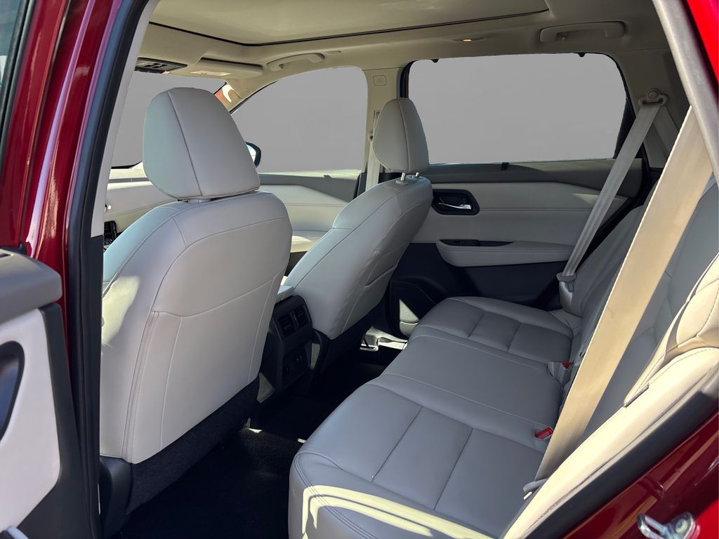2023 Nissan Rogue SL photo 10