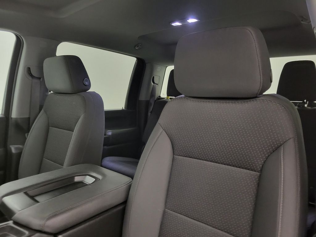 2022 Chevrolet Silverado 2500HD Custom photo 21