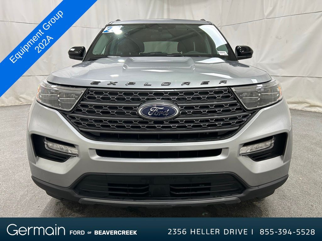2023 Ford Explorer XLT photo 2