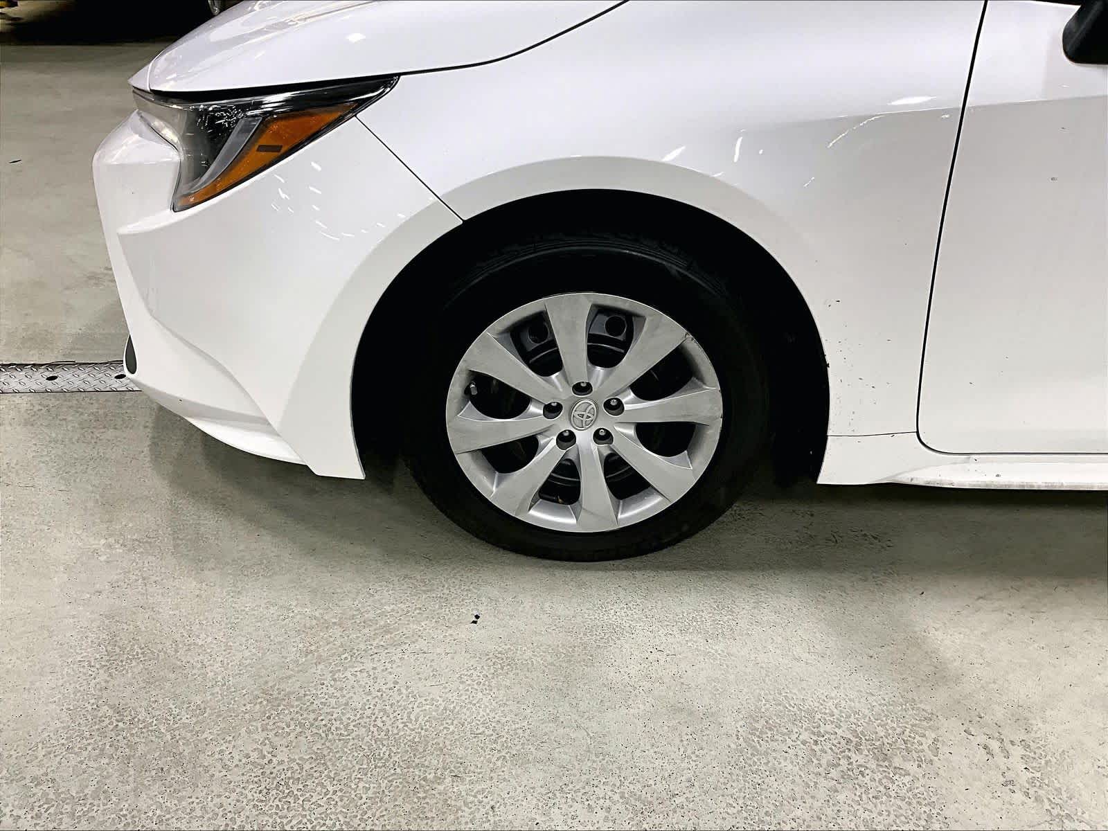 2022 Toyota Corolla LE photo 4