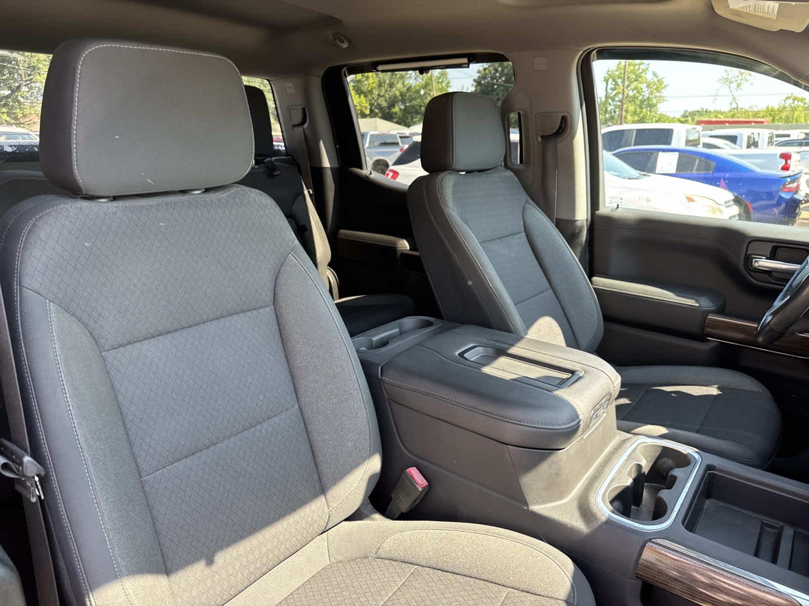 2021 Chevrolet Silverado RST photo 22