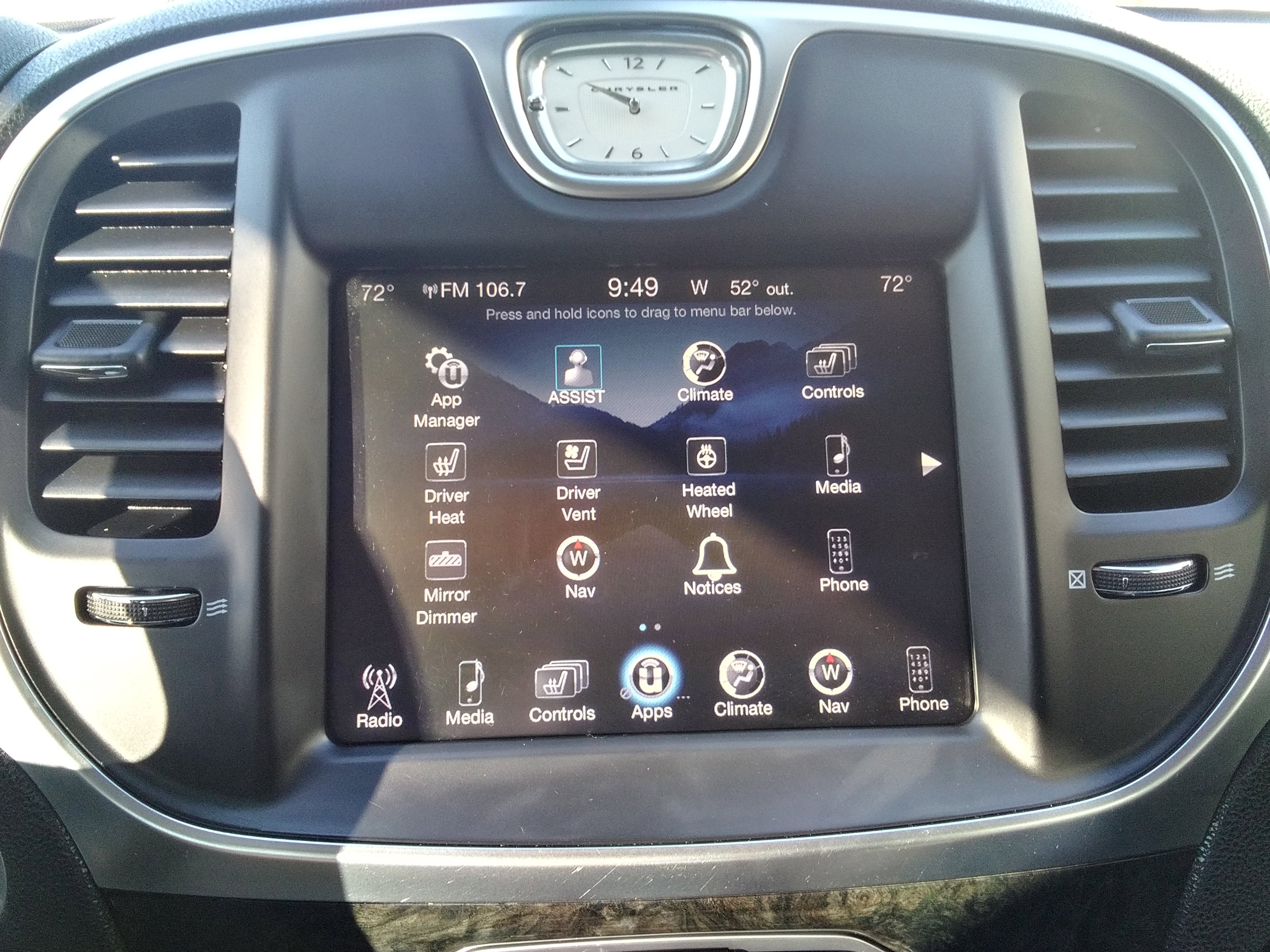 2016 Chrysler 300 C photo 18