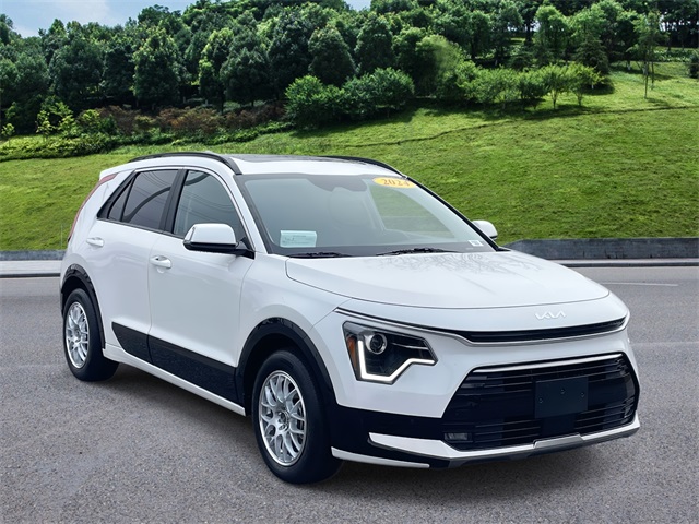 2024 Kia Niro SX's photo