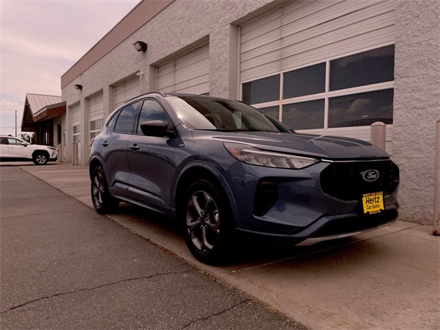 2024 Ford Escape ST-Line photo 2