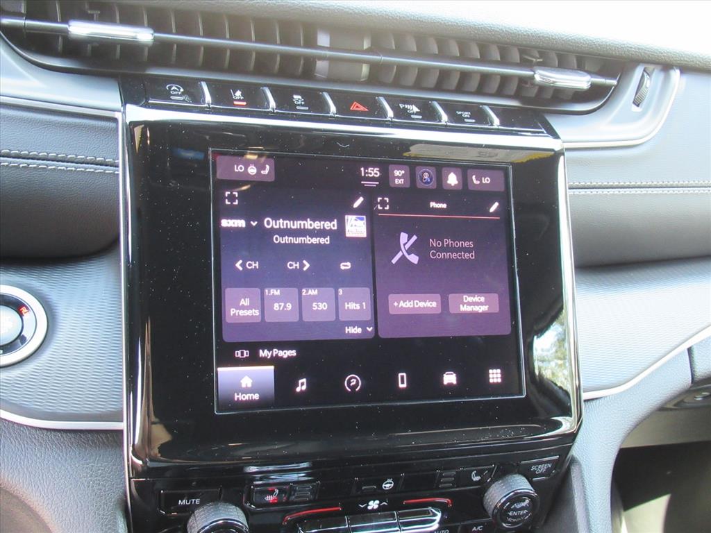 2025 Jeep Grand Cherokee Altitude photo 21