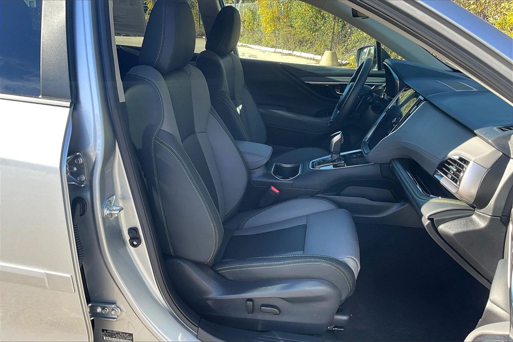 2025 Subaru Outback Onyx Edition XT photo 4