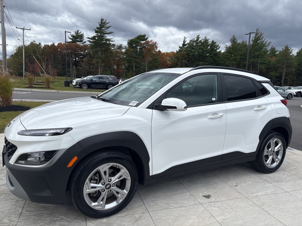 2023 Hyundai Kona SEL photo 2