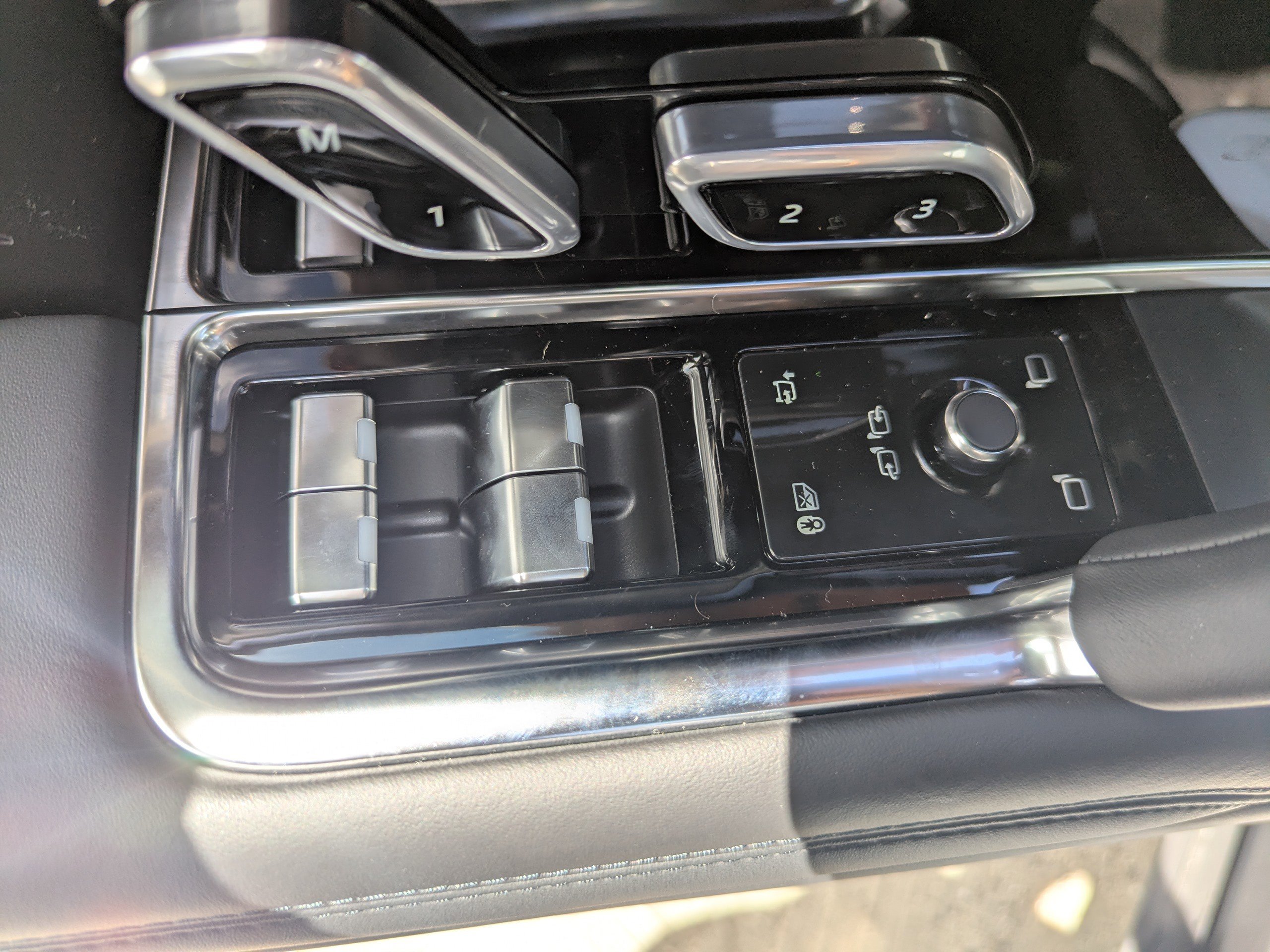 2025 Land Rover Range Rover SE photo 21
