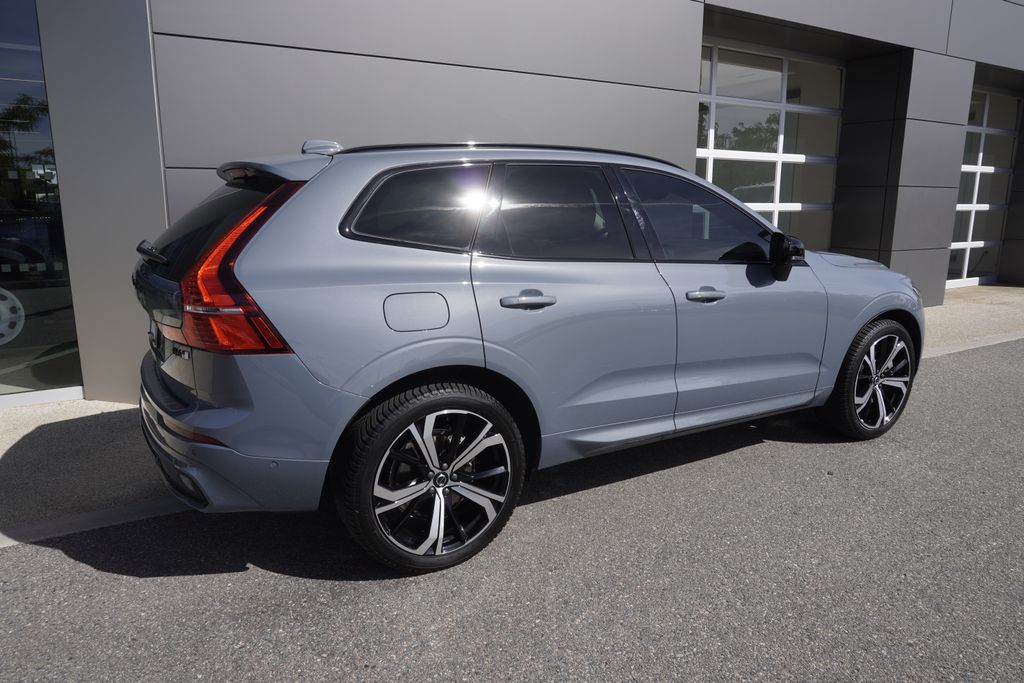 2023 Volvo XC60 Ultimate photo 4