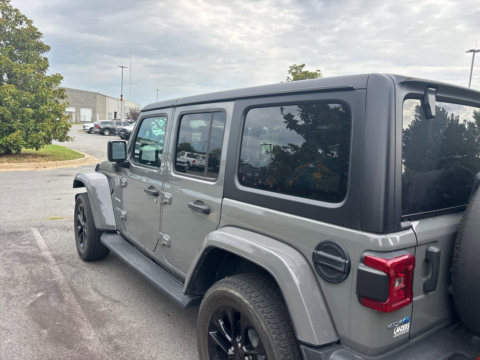 2023 Jeep Wrangler 4xe Sahara photo 2