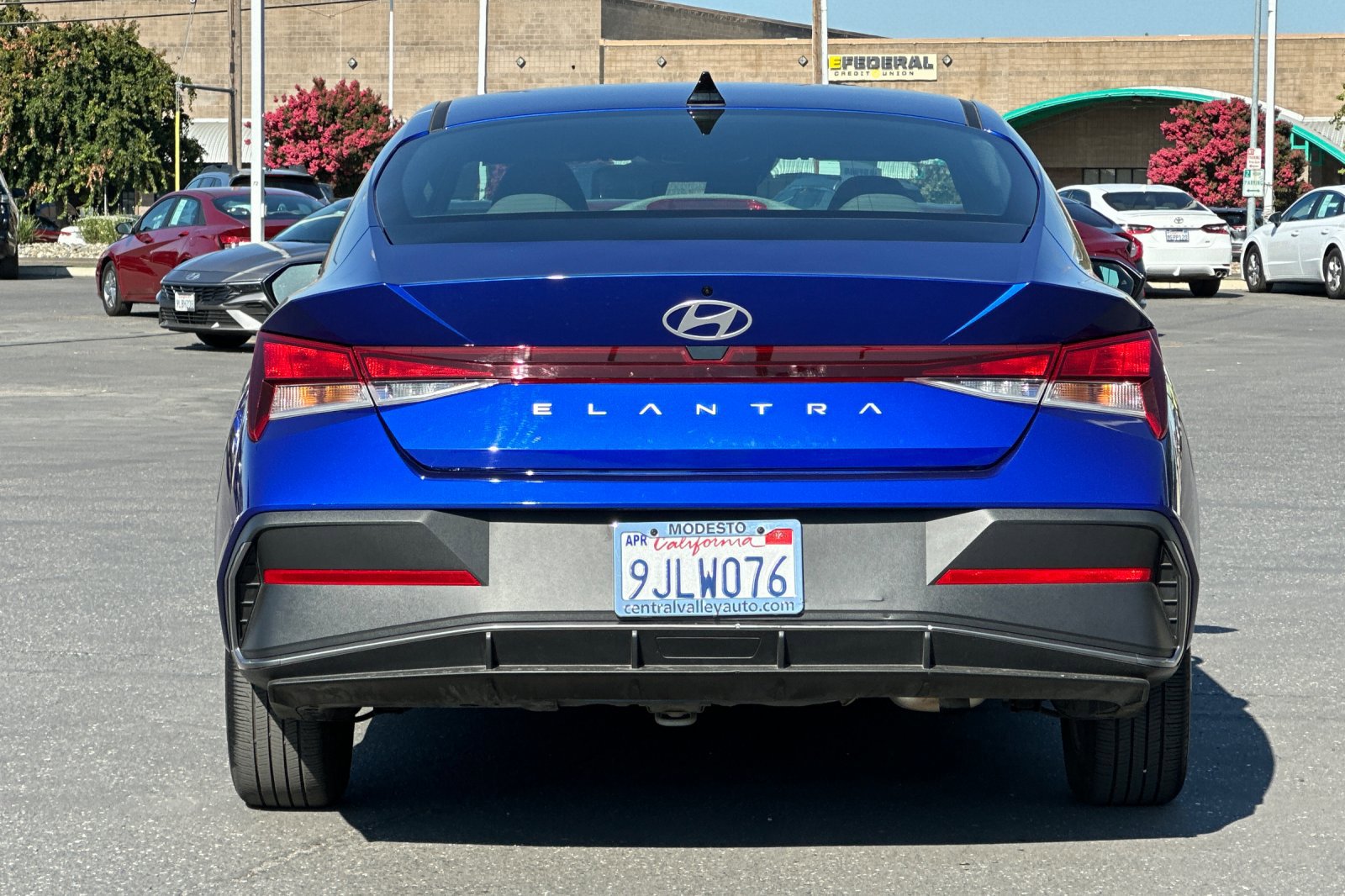 2024 Hyundai Elantra SE photo 4