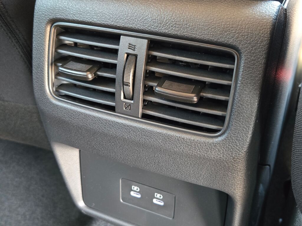 2026 Nissan Rogue SV photo 4