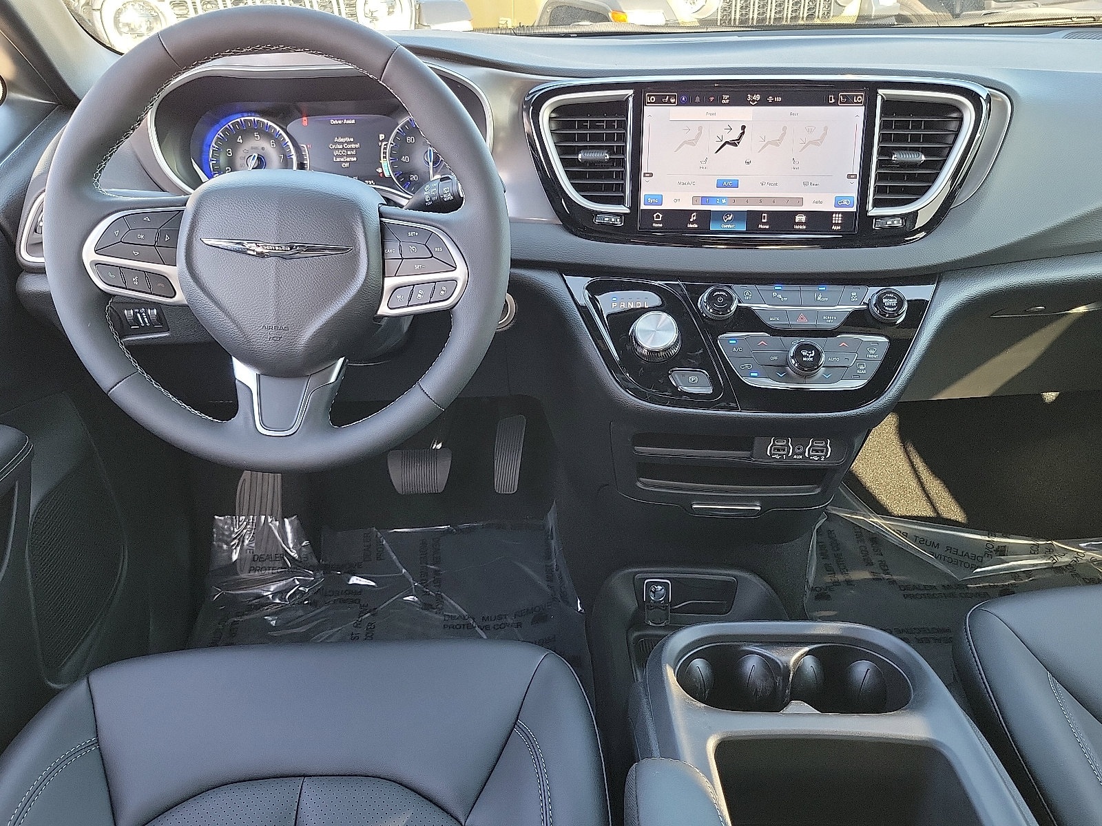 2025 Chrysler Voyager LX photo 3
