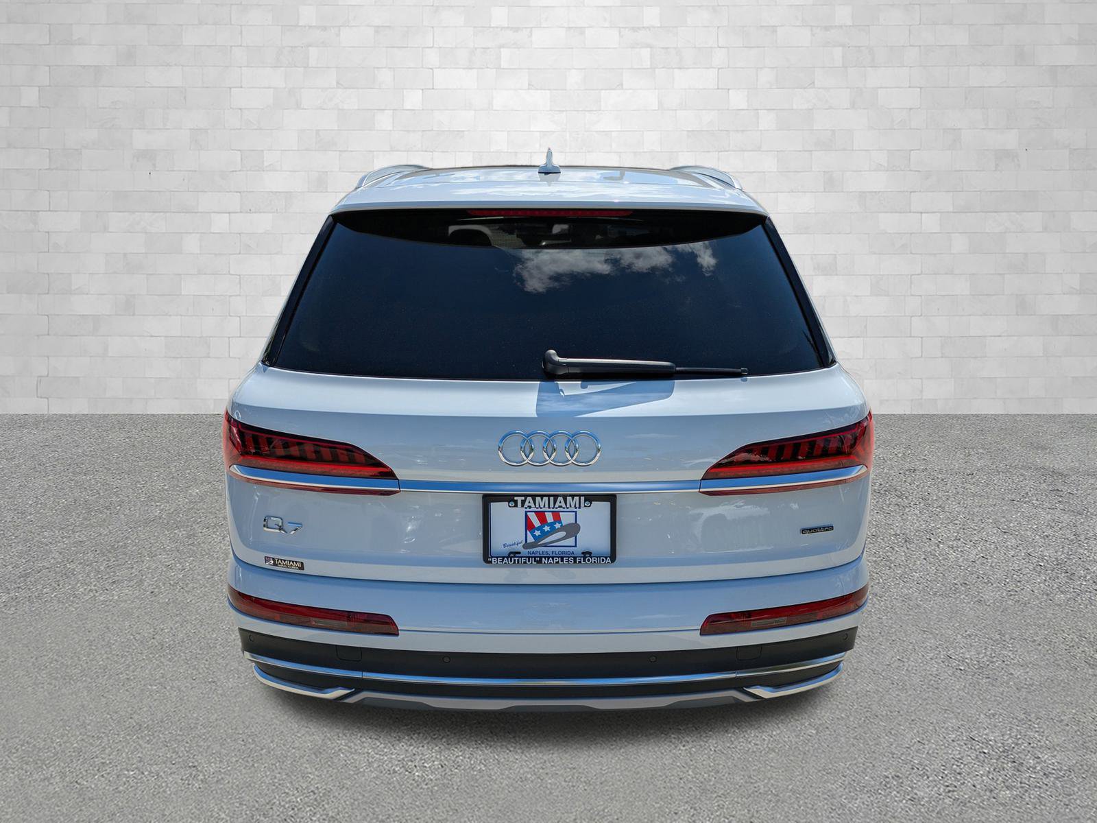 2021 Audi Q7 Prestige photo 3