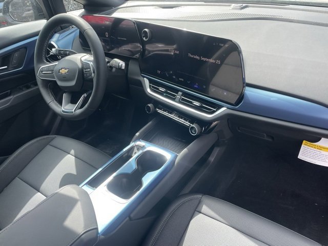 2026 Chevrolet Equinox EV 1LT photo 17