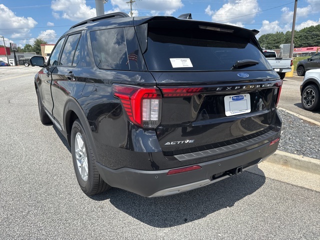 2025 Ford Explorer photo 5