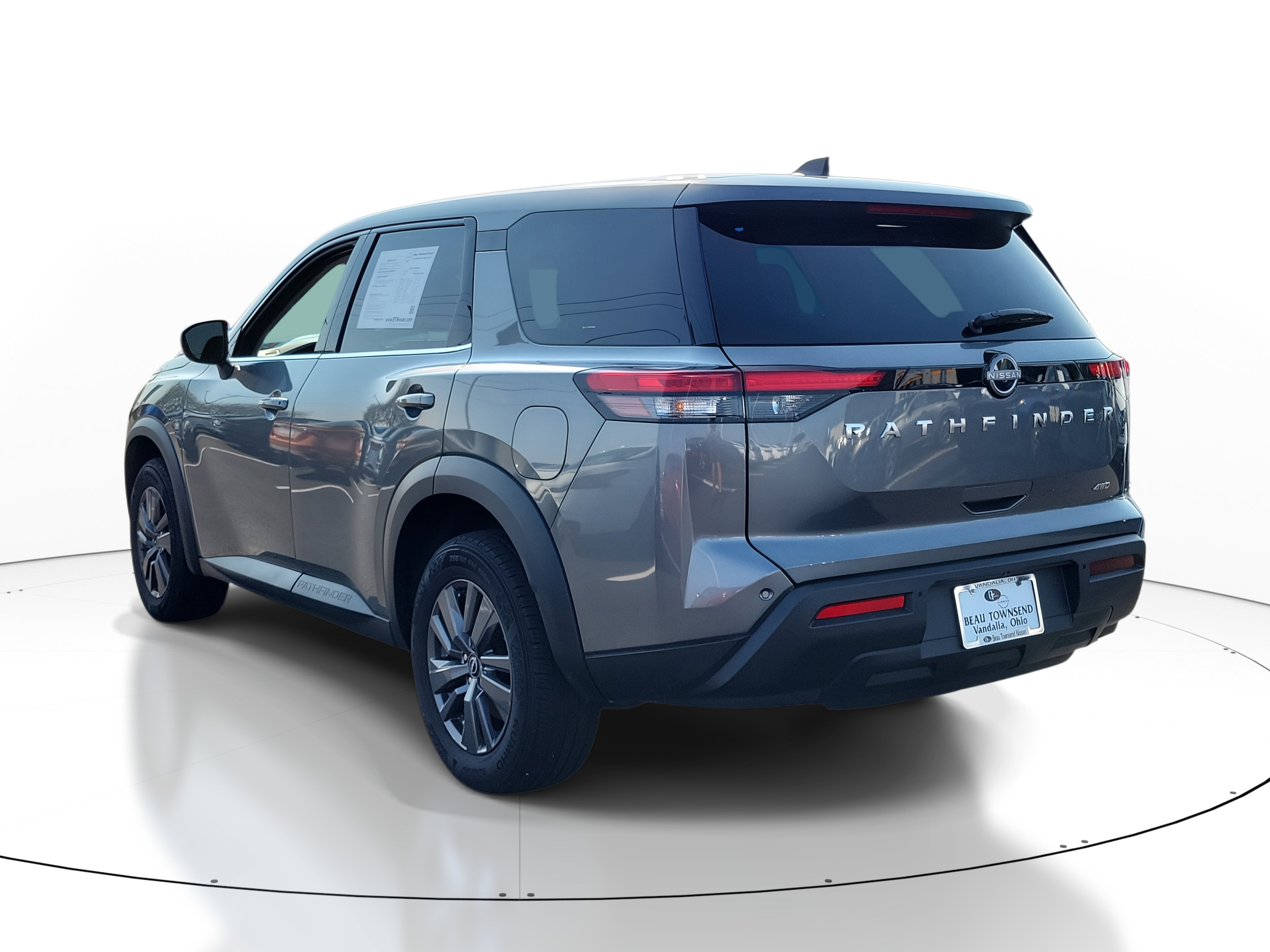 2023 Nissan Pathfinder S photo 3