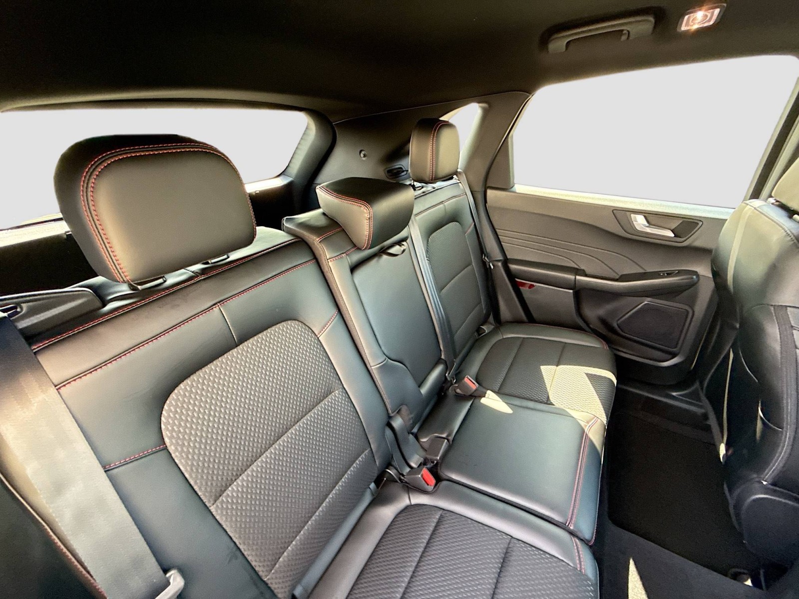 2026 Ford Escape ST-Line photo 26