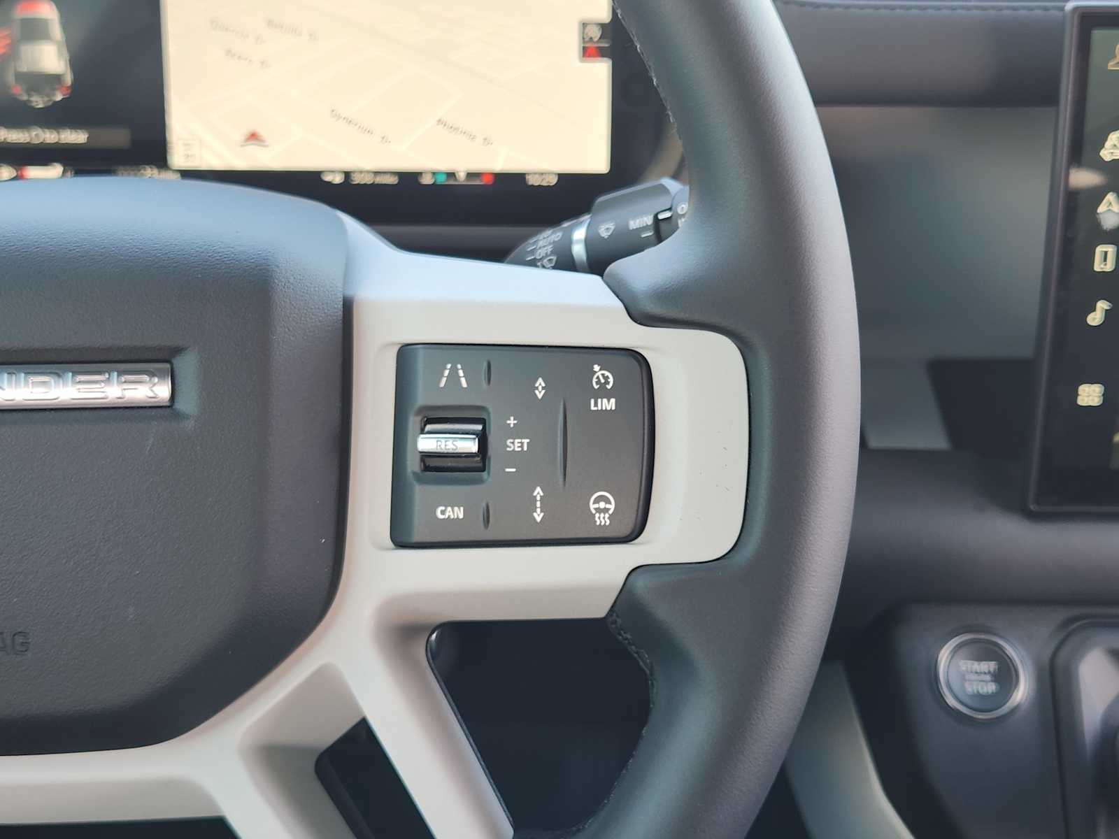 2025 Land Rover Defender 110 S photo 29