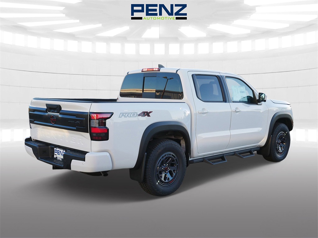 2026 Nissan Frontier Crew Cab PRO-4X photo 2