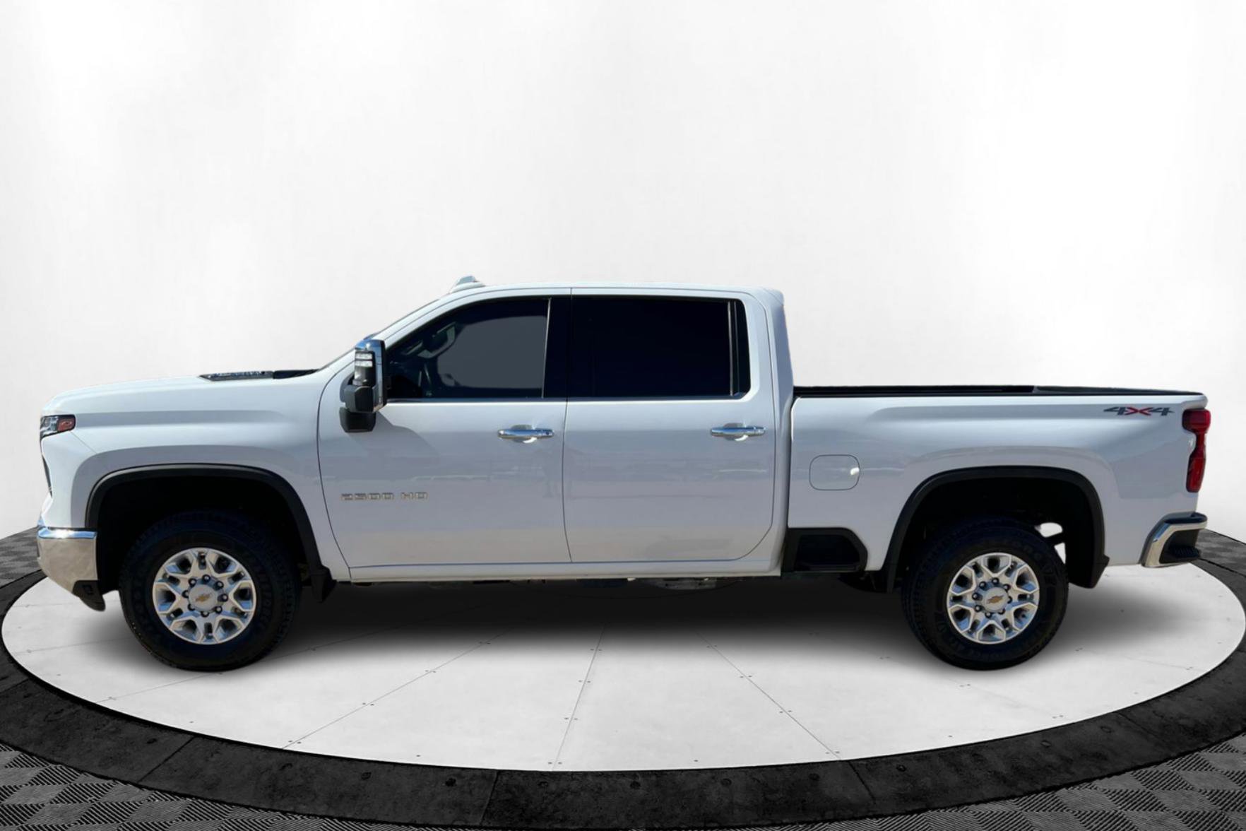 2024 Chevrolet Silverado 2500HD LTZ photo 2