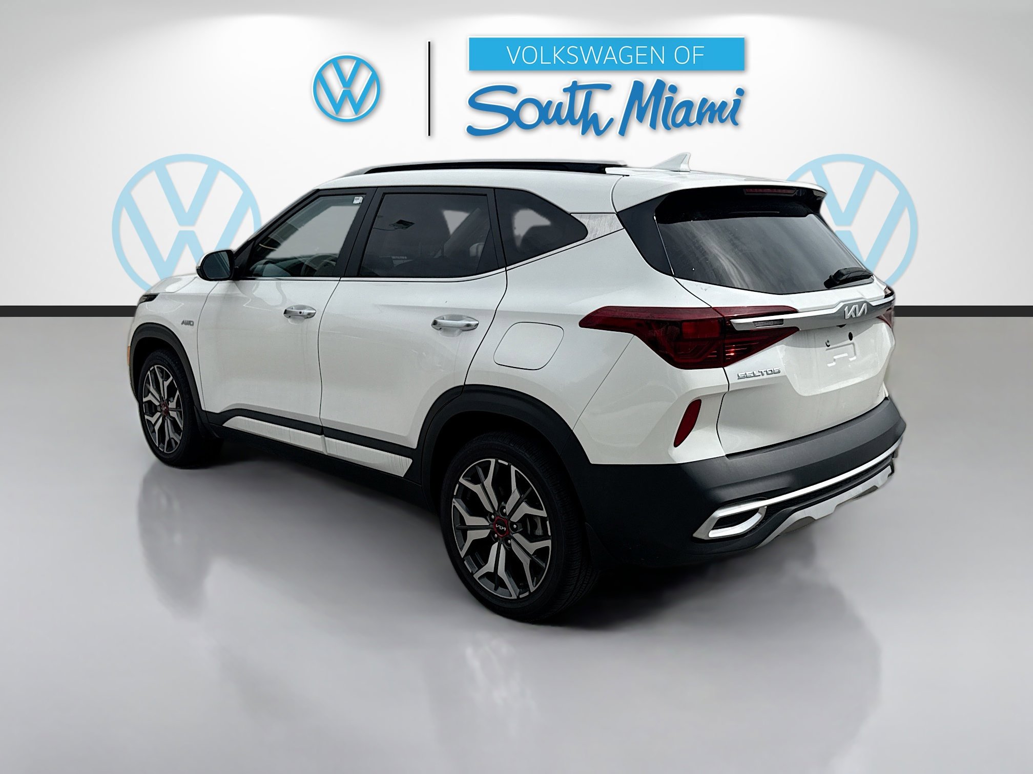 2023 Kia Seltos SX photo 2