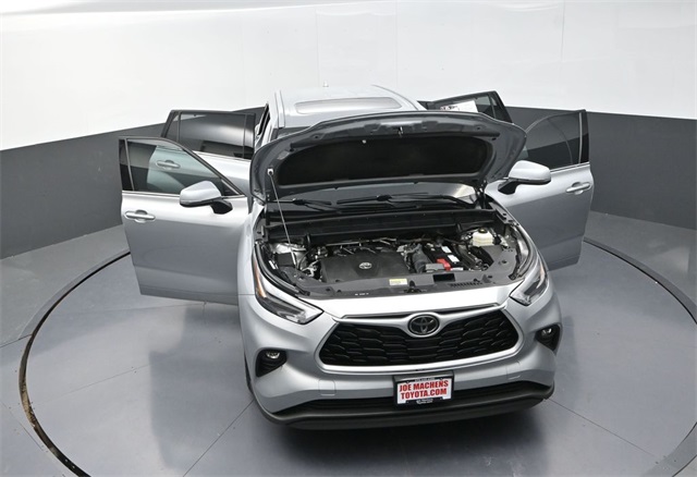 2022 Toyota Highlander XLE photo 35