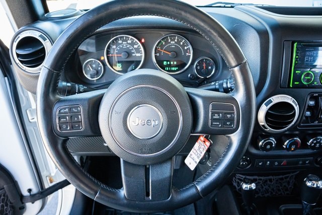 2015 Jeep Wrangler Unlimited Rubicon photo 16