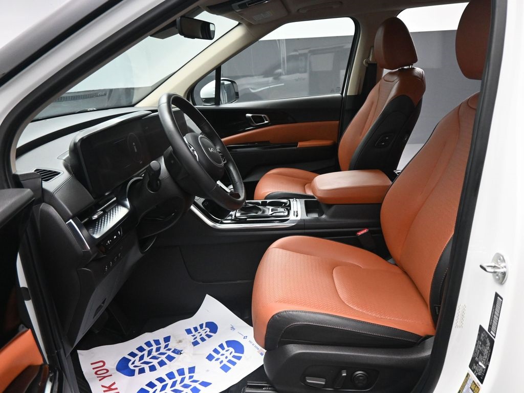 2024 Kia Carnival SX Prestige photo 5