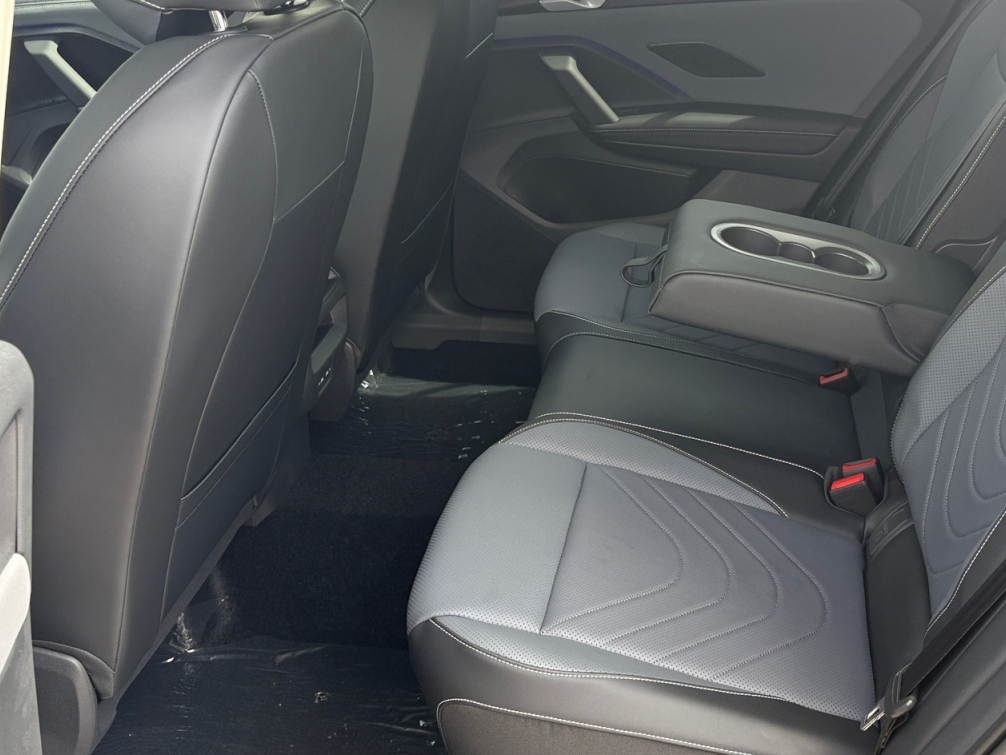 2025 Volkswagen Tiguan SE photo 20