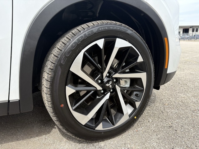 2025 Mitsubishi Outlander PHEV SE photo 9