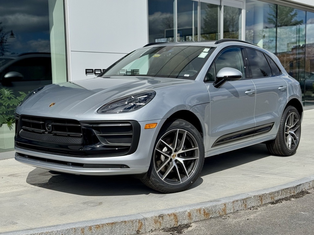 2025 Porsche Macan Base