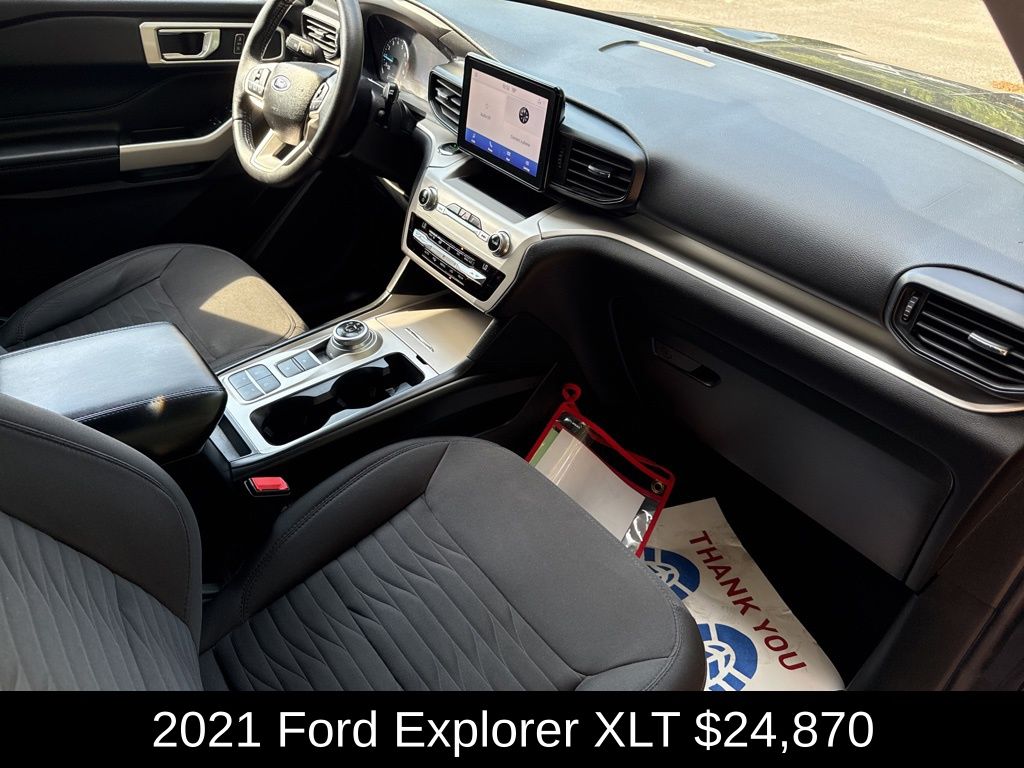 2021 Ford Explorer XLT photo 16