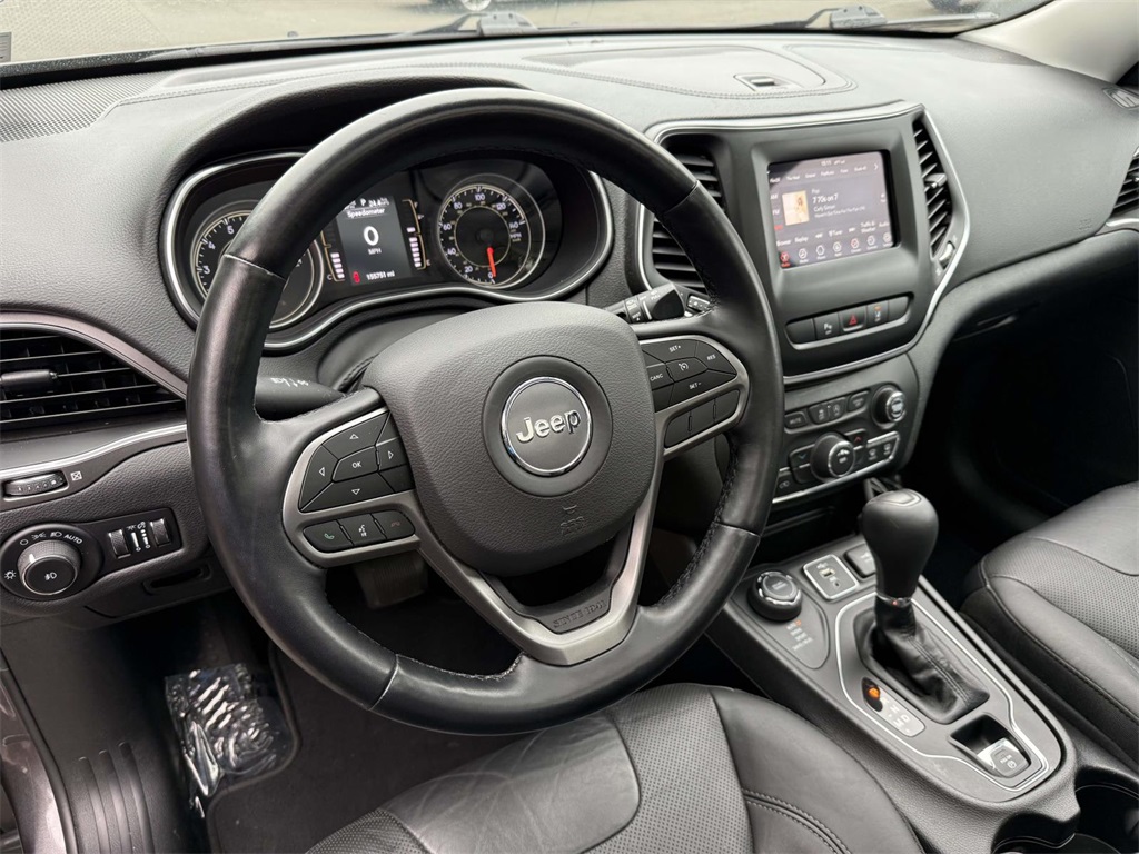2021 Jeep Cherokee Latitude Lux photo 2